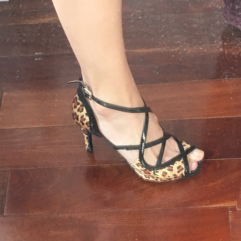 Women’s salsa dance shoes